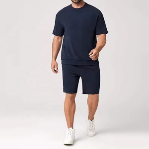 Tenues en gros hommes été survêtement couleur unie col rond manches courtes t-shirts et shorts ensembles hommes 2 pièces ensembles - Product Image 2