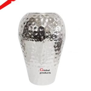 Florero decorativo de mesa de aluminio y metal con acabado plateado para restaurante y bar de hotel - Product Image 4