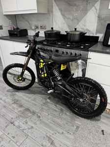 Bicicleta Eléctrica Surron Light Bee X 2025 en Stock, Motor Central de 8000W, Batería de Litio de 60V 40Ah, Lista para Enviar - Product Image 2