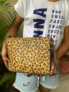 Nuevos bolsos de cuero de vaca con estampado de animales de cuero auténtico de alta calidad 100% de cuero de vaca, monederos versátiles de gran capacidad - Product Image 4