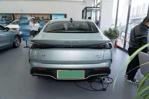 Edición Conducción Inteligente, Sedán PHEV de Alta Gama, Ideal para Familias, Motor Híbrido de 120kW, Interior de Lujo, Tamaño de Neumáticos R17, 50-70kWh - Product Image 2