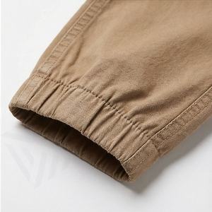 กางเกงคาร์โก้ผู้ชายแฟชั่นใหม่ ผ้าขนสัตว์ผสมฝ้าย รับสกรีนโลโก้ สไตล์ลำลอง กระดุมข้าง ซิป น้ำหนักเบา เอวยางยืดปานกลาง - Product Image 6