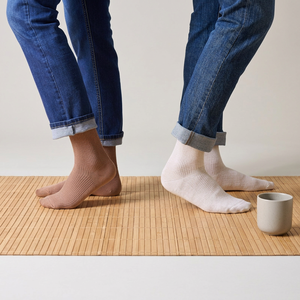 Calcetines de algodón y spandex para hombre, estilo coreano, sin arrugas, perfectos para atuendos casuales de negocios, con ajuste patentado de 90 grados. - Product Image 1