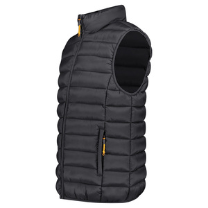 Veste matelassée de luxe à manches zippées pour hommes veste chaude légère pour vêtements d'hiver avec patchs personnalisés - Product Image 3