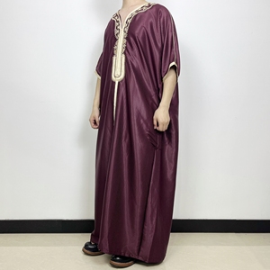 Vêtement musulman traditionnel Kaftan Robe islamique Dubaï Robe islamique pour hommes Tissu de soie brillant <span class=keywords><strong>arabe</strong></span> saoudien Robe marocaine pour hommes - Product Image 3