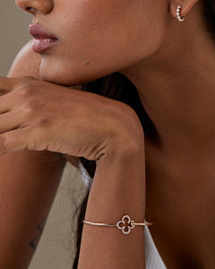 สร้อยข้อมือยืดหยุ่นลายโคลเวอร์สำหรับผู้หญิงสร้อยข้อมือเพชร14K สำหรับผู้หญิง - Product Image 2