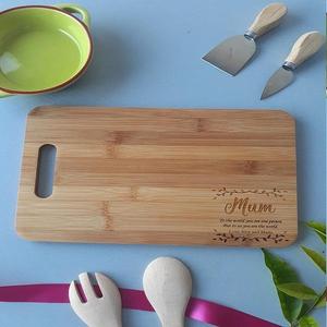 Tabla de cortar personalizada para boda, regalo de boda personalizado, regalo de compromiso para boda, tabla de cortar para parejas - Product Image 2
