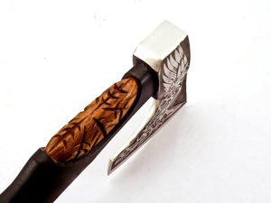 Hacha de fábrica de cubiertos OEM y ODM personalizada al por mayor, hacha de acero de Damasco hecha a mano, mango de madera con Funda de cuero para acampar al aire libre - Product Image 3