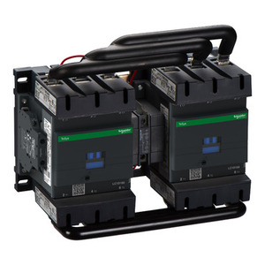 Contattore di Inversione SCHNEIDER ELECTRIC LC2D150M7 TeSys Deca 3P(3NO) AC-3 <=440V 150A 220V AC 50/60Hz con Bobina a Morsetto - Product Image 1