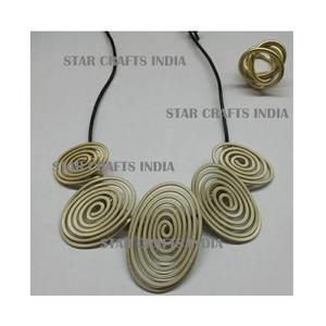 Jaune avec des colliers en métal de couleur marron pour porter des fêtes de cérémonie de fiançailles fête de bureau fonction de mariage fêtes de noël - Product Image 2