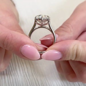 Bague de fiançailles solitaire pour femme avec diamant de laboratoire de 7,00 carats, forme poire, certification IGI D-E-F VVSVS - Product Image 2