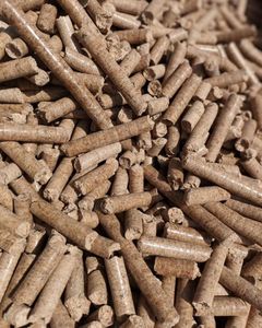 Pellets de Madera de Pino Premium de 6 mm - Bolsa de 15 kg Combustible de Calefacción Ecológico de Alto Contenido Calórico - Pellets de Pino 100% Naturales para Estufas a Granel - Product Image 4