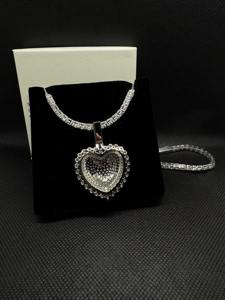 Collier pendentif hip-hop élégant en moissanite VVS sertie de diamants avec un design en argent 925 en forme de cœur, bijoux brillants à bas prix - Product Image 6