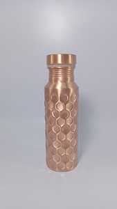 Botella de agua de cobre personalizada más vendida Artesanía natural hecha de cobre 100% cobre disponible en 950 ML de capacidad - Product Image 3