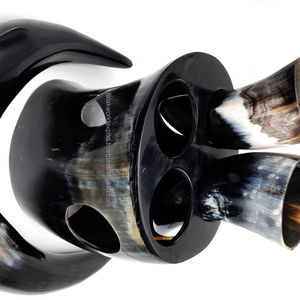 Vasos de chupito de cuerno de buey tallado vikingo moderno y genuino 60ml Vodka y Tequila Tazas ecológicas con estilo con soporte de FWE - Product Image 1