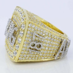 Anillo redondo de moissanita de corte brillante diamante helado Hip-Hop para hombres diseño Popular para regalos de fiesta hechos a mano en la India - Product Image 2