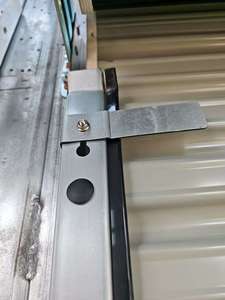Panneau en acier galvanisé anti-corrosion, résistant aux intempéries, à glissement facile et durable pour porte enroulable d'appartement ou d'entrepôt - Product Image 5
