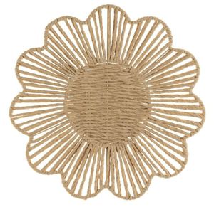 Set de table en macramé moderne, ajoutant une touche d'intérêt visuel, de chaleur naturelle et d'ambiance cosy aux espaces de repas quotidiens. - Product Image 3