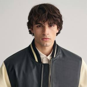"Chaqueta Varsity de cuero para hombre con parches: cómoda, de alta calidad e ideal para atuendos informales y de moda" - Product Image 3