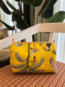 Juego de 3 Bolsas de Algodón Acolchado Estilo Vintage Amarillo Selva, Ecológicas, con Cierre de Cremallera, Resistentes al Agua, para Almacenamiento de Maquillaje - Product Image 3