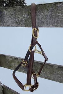 Un licou chic avec une touche de flair! Noseband cousu fantaisie en cuir rembourré, mousqueton à la gorge, menton réglable, et deux - Product Image 6