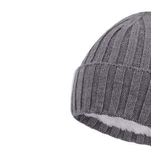 Bonnets unisexes élégants et chauds en acrylique doux Parfait pour l'hiver, mode décontractée ou marque promotionnelle - Product Image 3