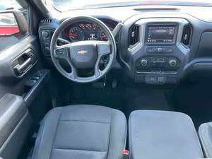 Camioneta Chevrolet Silverado 1500 Custom 2020 Usada en Excelentes Condiciones - Product Image 2