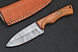 Couteau de chasse de camping à lame fixe en acier damas forgé à la main personnalisé manche en palissandre couverture en cuir support OEM nouveau design - Product Image 2