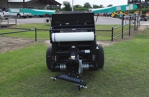 Nouvelle presse à balles ronde Fendt pour ferme, mini-presse à balles de foin et de paille avec moteur, boîte de vitesses et haute productivité pour utilisation avec un tracteur - Product Image 3