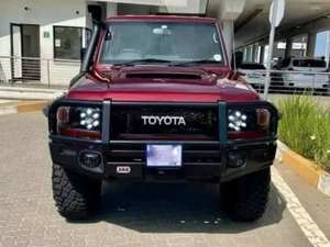 Utilisé pour les Toyota Land Cruiser 79 LX V8 D/C 4.5D-4D Acura Diesel, sièges en cuir automatiques, intérieur foncé, pneus R15, conduite à droite - Product Image 6