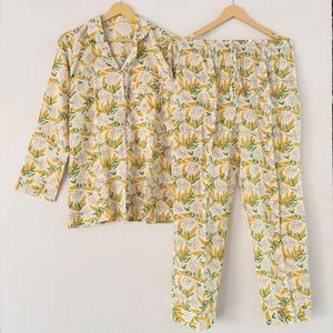 Camisón Casual Romántico de Invierno para Mujer, Talla XS, Tejido Suave y Transpirable, Cintura Elástica, Cierre de Botones, Estampado Sólido Personalizado - Product Image 4