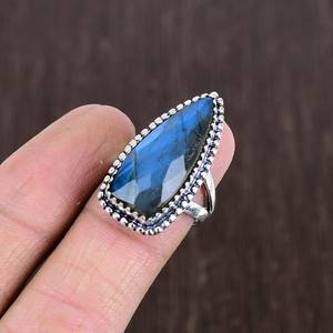 Bague en argent sterling oxydé avec labradorite, style bohème, bijou artisanal en pierre précieuse, cadeau de luxe pour femme - Product Image 2