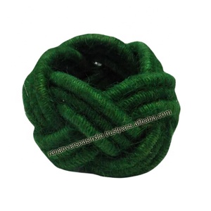 Porte-serviettes en toile de jute tressée classique la plus vendue dans les tons vert et or pour la décoration de table à manger - Product Image 1
