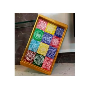 Plateau Meena exquis, artisanal, décoratif indien, en bois d'acacia écologique, luxueux, coloré, parfait pour servir à la maison - Product Image 3