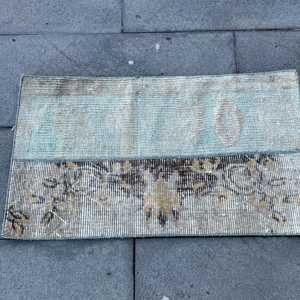 Alfombra Pequeña Vintage, Alfombra Turca de 1.8x2.6 pies, Alfombra de Lana Azul con Diseño de Patchwork - Product Image 3