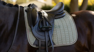 Tapis de selle anglais de luxe en gros matériau matelassé doux durable doublure respirante léger confortable équestre - Product Image 5
