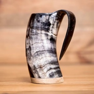 Mug à boire artisanal en corne naturelle REHMAN CRAFT, style rustique vintage, écologique, verre à bière, pour mariage, usage domestique, Uttar Pradesh - Product Image 3