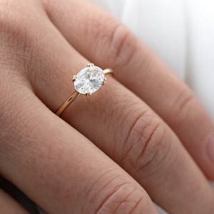Bague en diamant ovale en or 14 carats cultivée en laboratoire certifiée IGI pour mariage ou fiançailles, convient également comme bracelet - Product Image 2