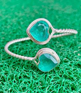 Brazalete ajustable de Plata de Ley 925 de cristal Esmeralda, joyería de cristal Esmeralda con forma de corazón de diseño único para regalo de mujer - Product Image 3