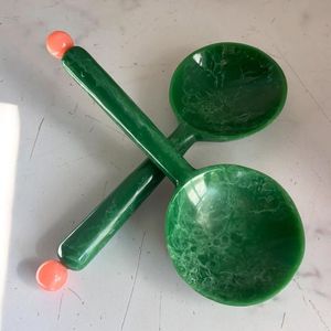 Ensemble de cuillères à salade en résine marbrée verte en gros, vaisselle de cuisine, ustensiles de service alimentaire, fournisseur d'usine personnalisé, outils à main - Product Image 1