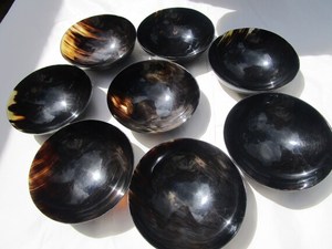 Bol de service traditionnel de buffle naturel jetable de super qualité Cuillère en corne de style ange en forme de conception brillante pour une utilisation en fête - Product Image 3