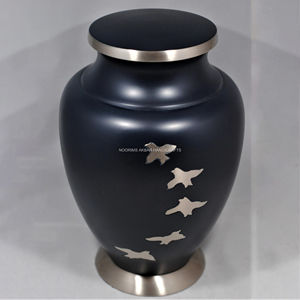 Urna Funeraria Moderna de Latón Azul Medianoche para Cenizas Humanas, Hecha a Mano, Ecológica, Duradera, Portátil, Personalizable, de Gran Capacidad - Product Image 4