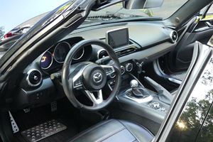 Mazda MX-5 Miata RF Club 2017 Impecable - Product Image 2