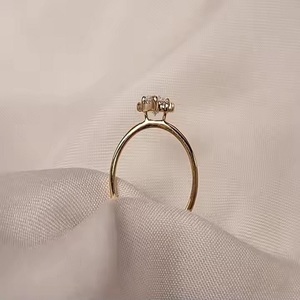 แหวนหมั้นทองเงินแท้สำหรับผู้หญิงเพชรโมอิสซาไนต์กลมสีขาว18K แหวนแบบสั่งทำสำหรับผู้ชาย - Product Image 3