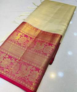 Saree en soie avec dentelle à fleurs avec détails en velours et tissu - Product Image 5