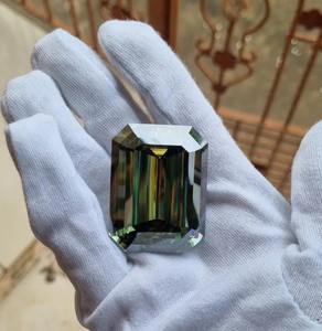 337.25 CTS Vert-Bleu Moissanite Emerald Cut | Moissanite en vrac | Pour bijoux Autre pendentif - Product Image 1