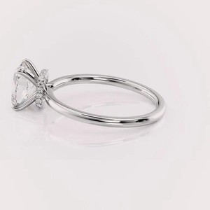 Anillo de Compromiso con Diamante Cultivado en Laboratorio, Corte Radiante, Certificado por IGI, Oro Rosa/Blanco y Amarillo de 9K, Halo Oculto, Anillo de Novia - Product Image 3