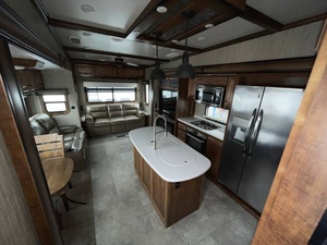 Camping-car d'occasion Heartland B-i-g C-o-u-n-t-r-y 3155R-L-K de 2019 - Product Image 5