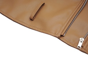Chaquetas de cuero sintético para mujer, estilo motociclista, con hombros caídos y detalles de encaje, impermeables, acolchadas, holgadas, informales, para primavera y otoño - Product Image 3