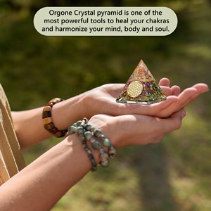 Pirámide roja de orgón fucsita rubí hecha a mano con kit de pirámide de meditación de cobre para chakras de raíz y corazón verde claro y rosa - Product Image 5